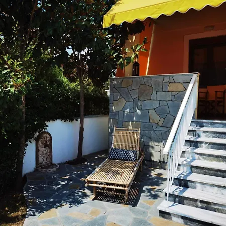 The Yellow House W/private Garden And Bbq *