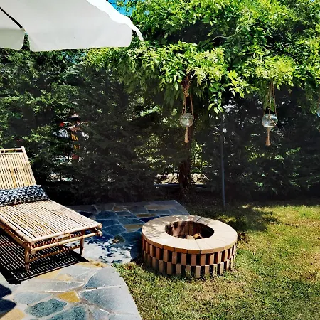 The Yellow House W/private Garden And Bbq Villa *