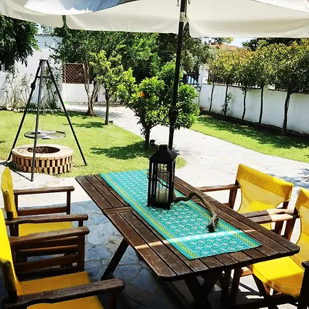 The Yellow House W/private Garden And Bbq Vilă *