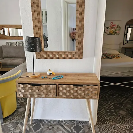 The Yellow House W/private Garden And Bbq וילה