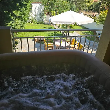 ヴィラ The Yellow House W/private Garden And Bbq *