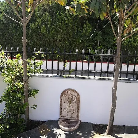 The Yellow House W/private Garden And Bbq *